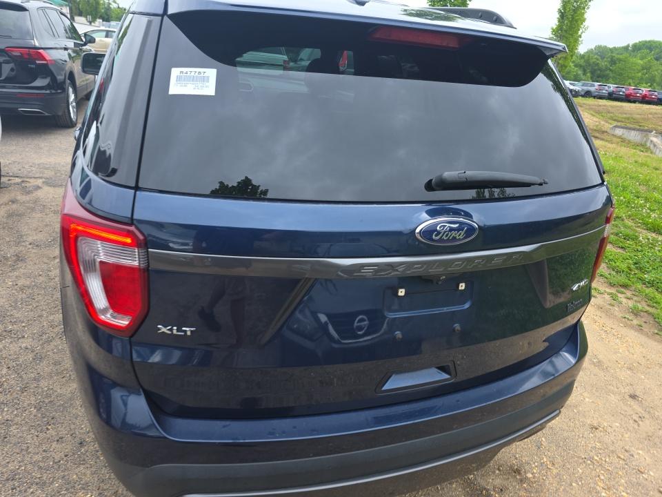 FORD EXPLORER - 6