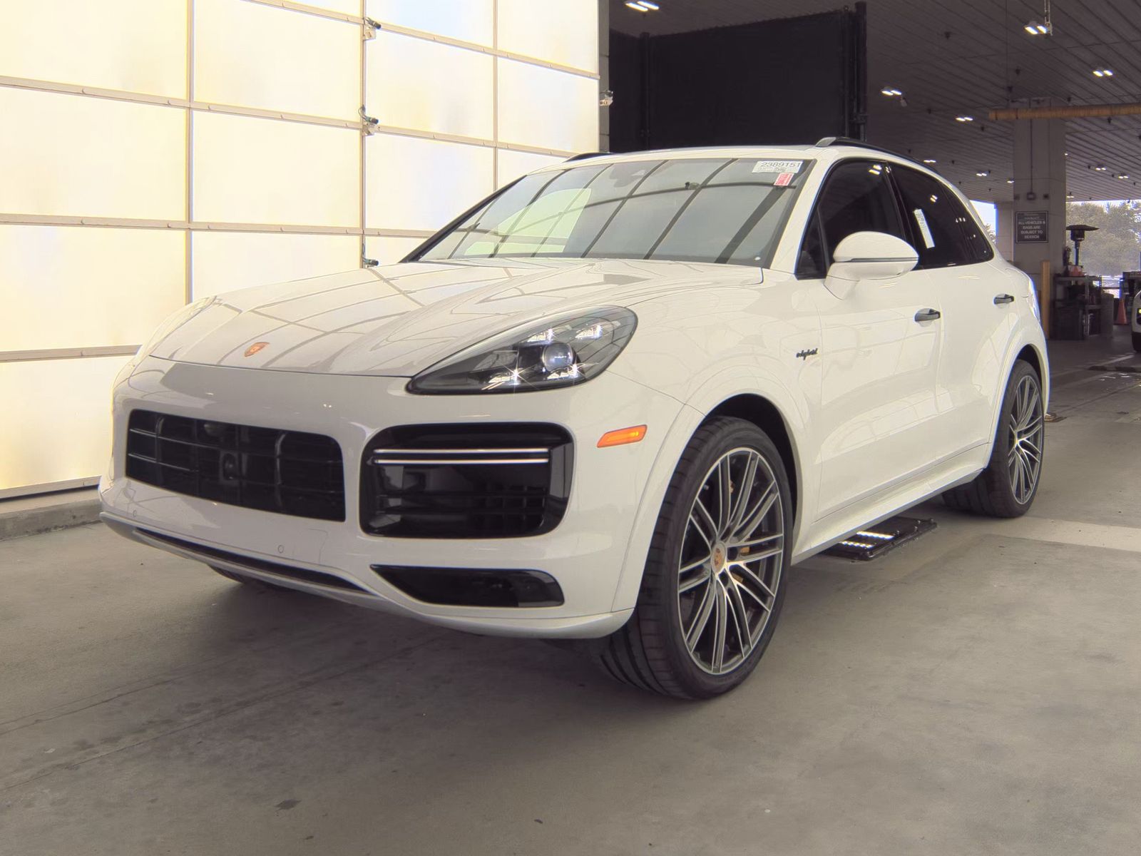 PORSCHE CAYENNE - 1