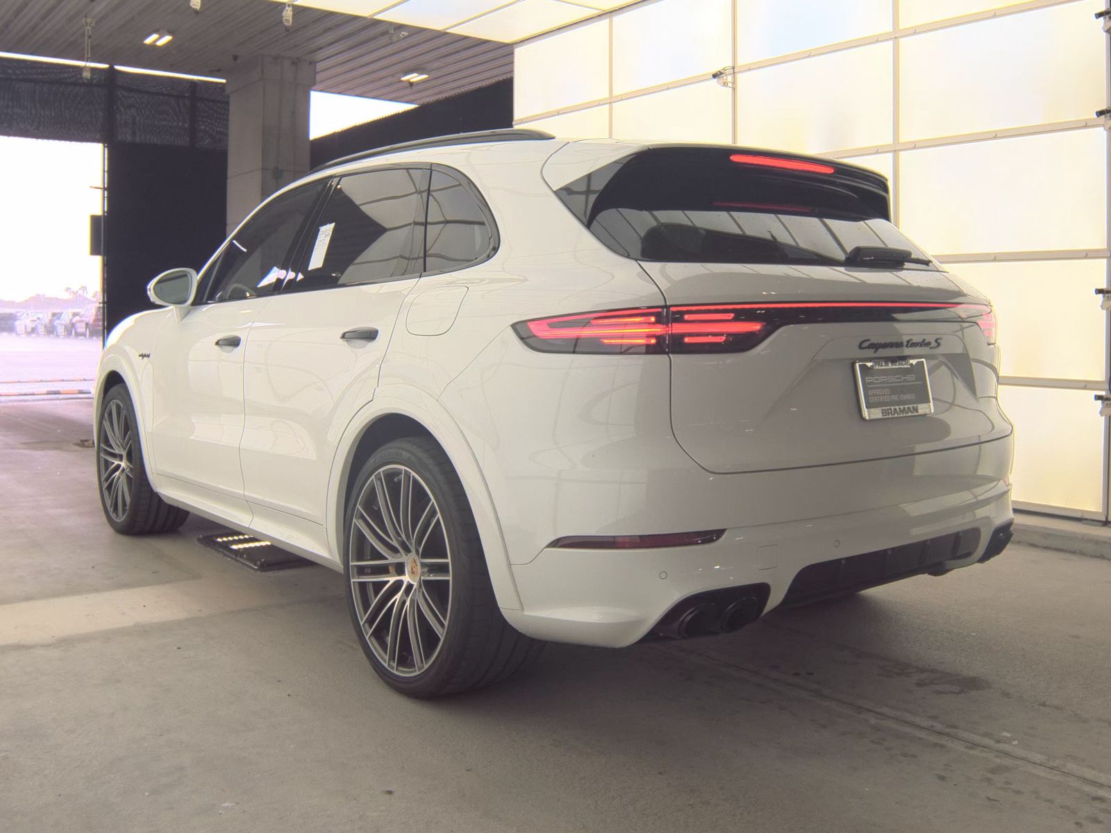 PORSCHE CAYENNE - 9