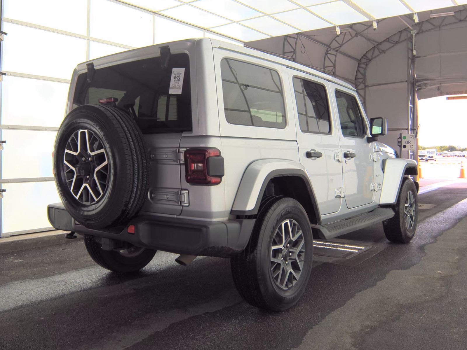 2024 Jeep Wrangler Sahara AWD