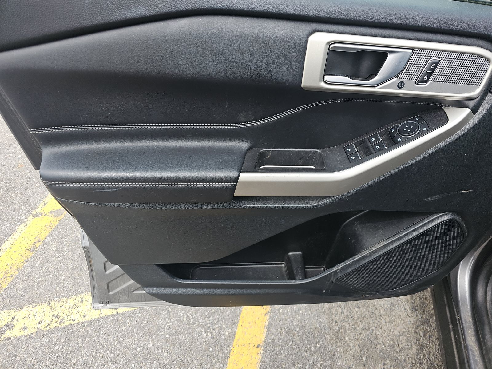 FORD EXPLORER - 10