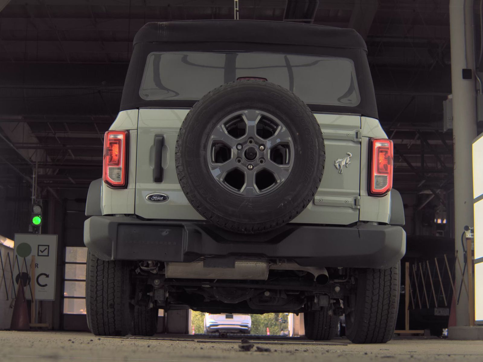 FORD BRONCO - 8