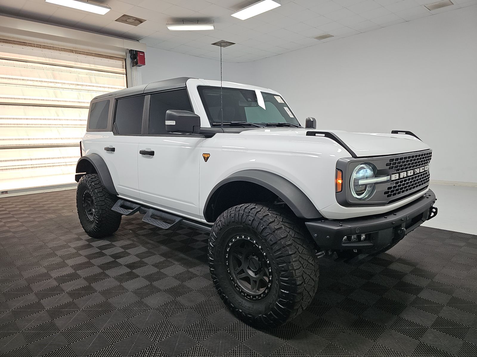 FORD BRONCO - 4