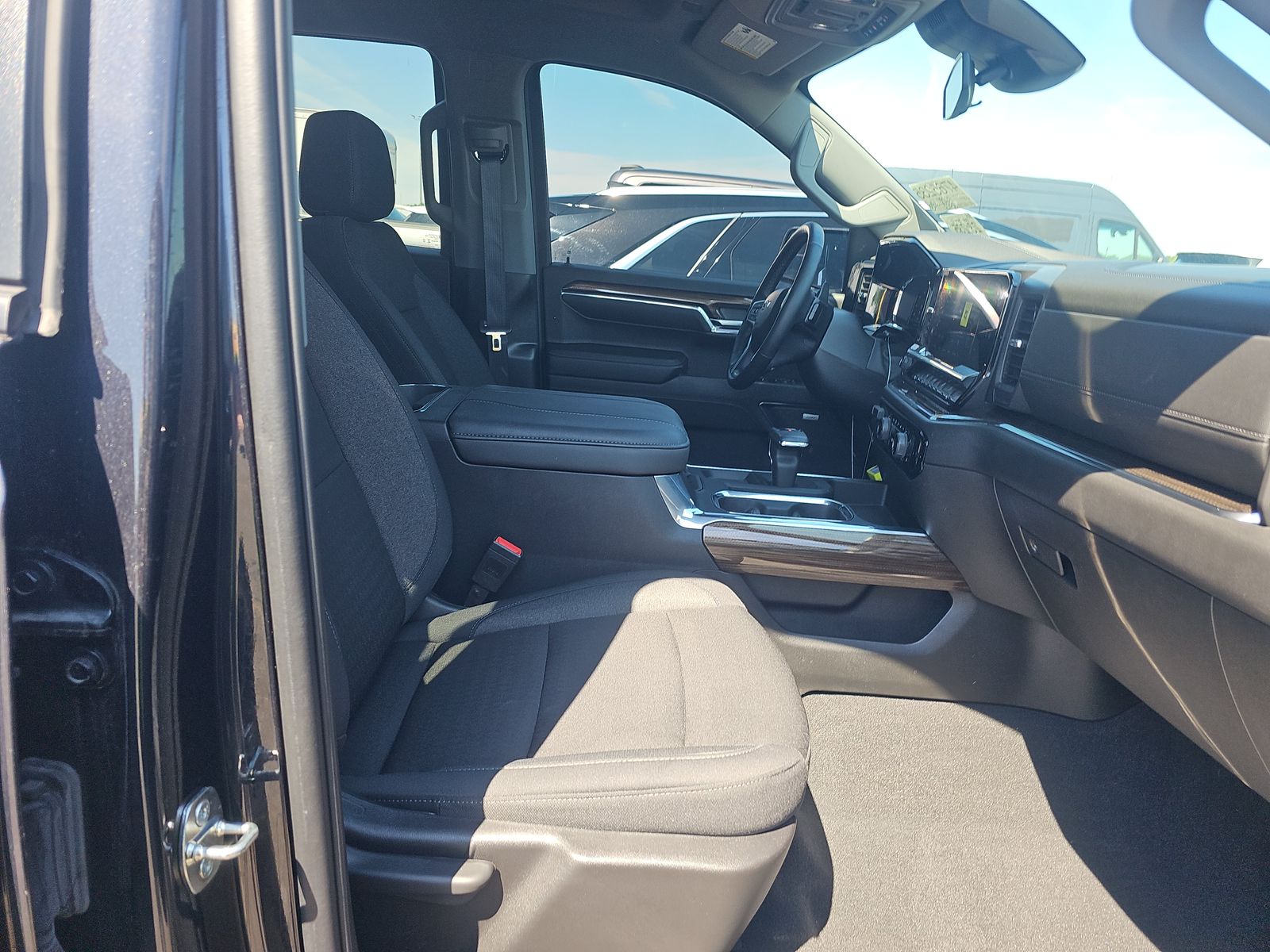 2024 Chevrolet Silverado 1500 RST AWD