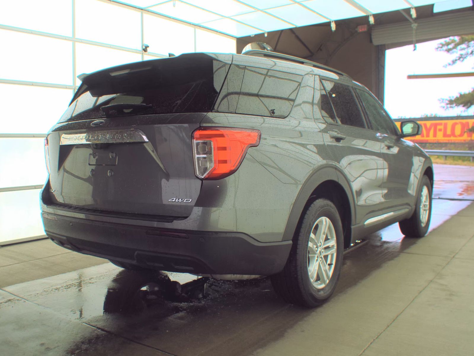 FORD EXPLORER - 6