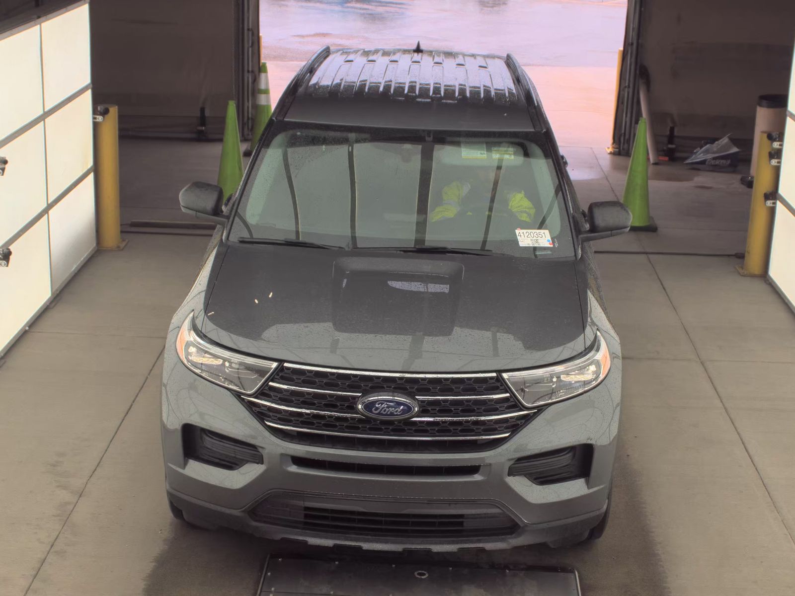 FORD EXPLORER - 3