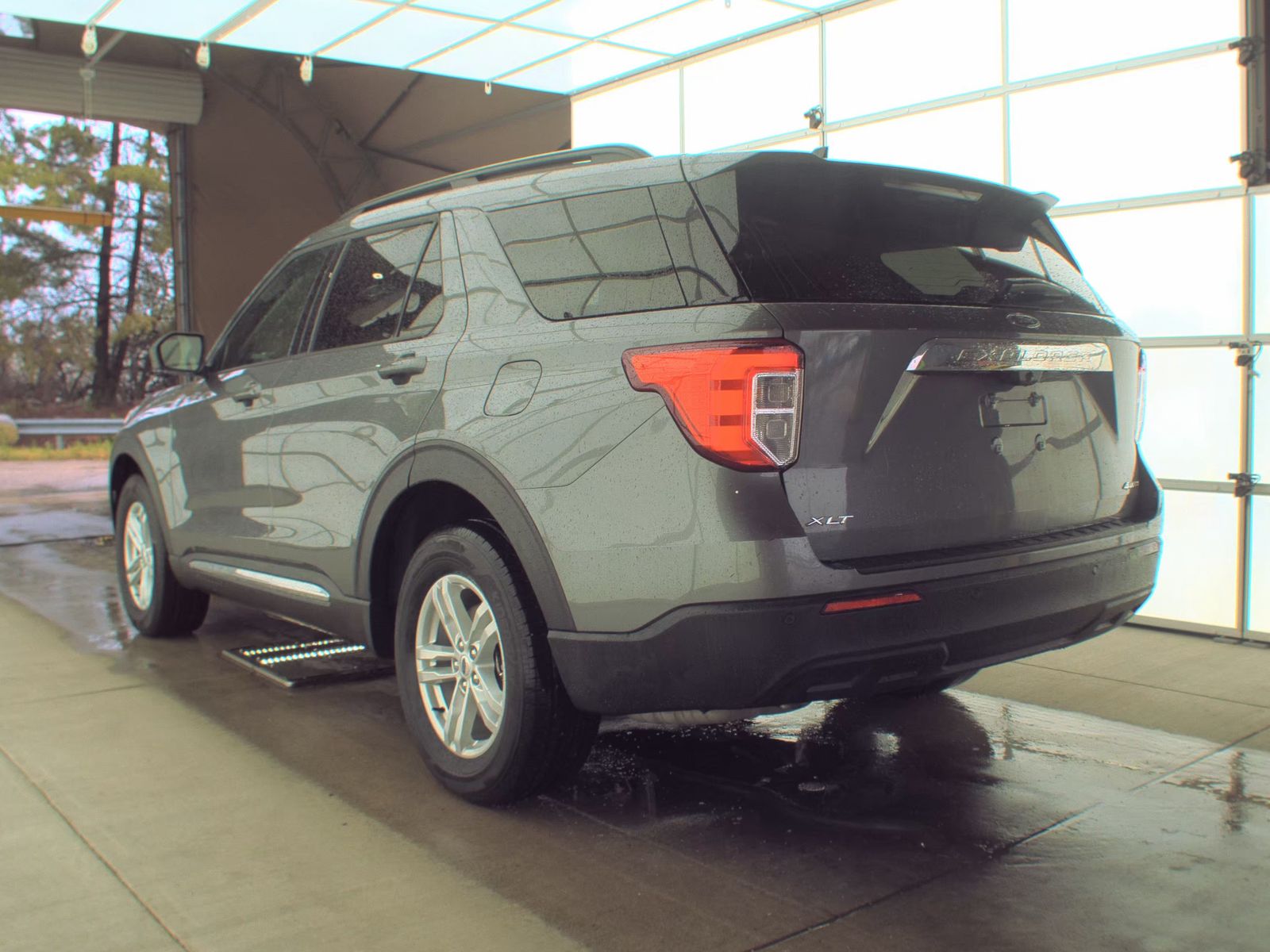 FORD EXPLORER - 9