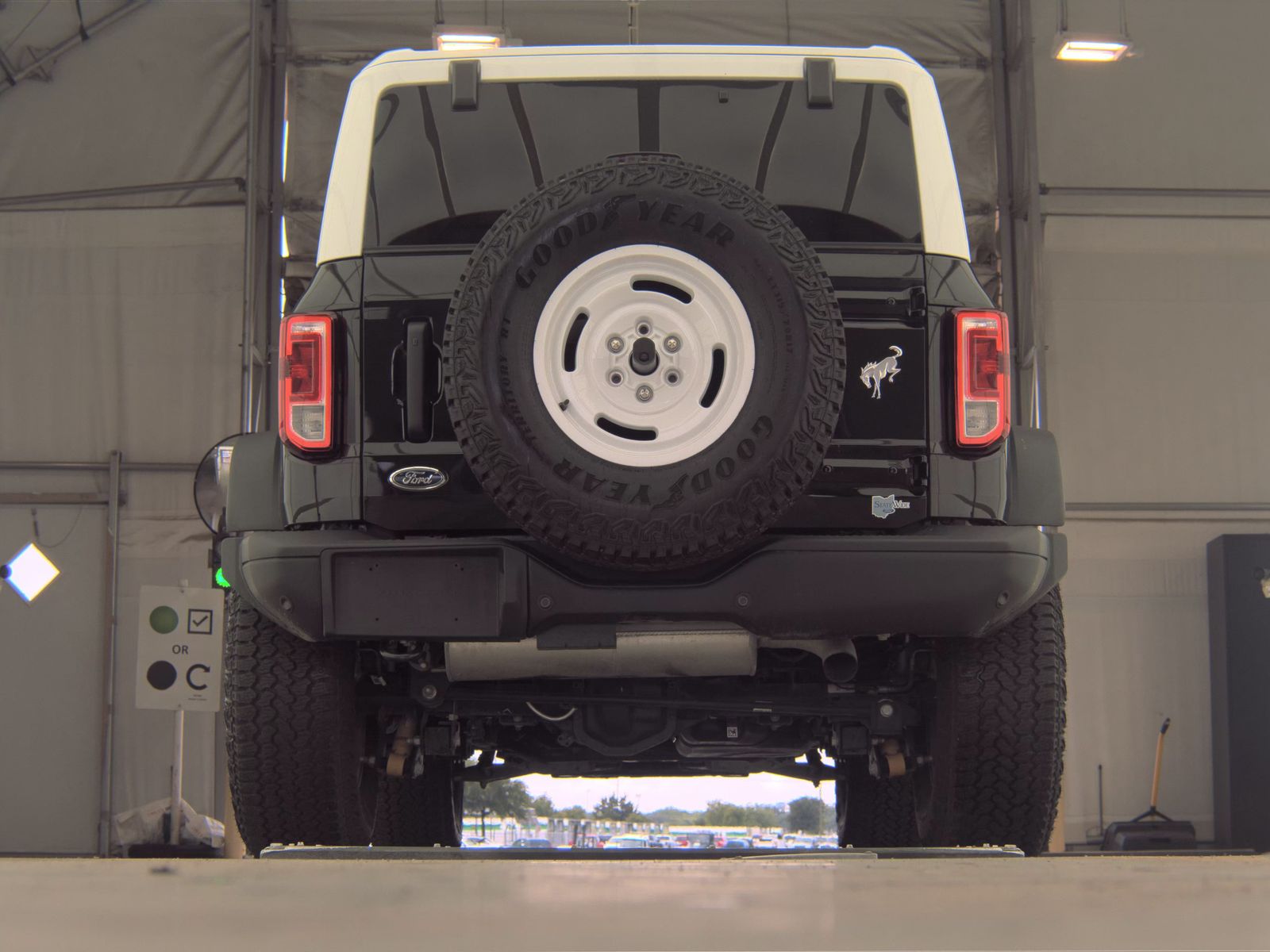 FORD BRONCO - 8