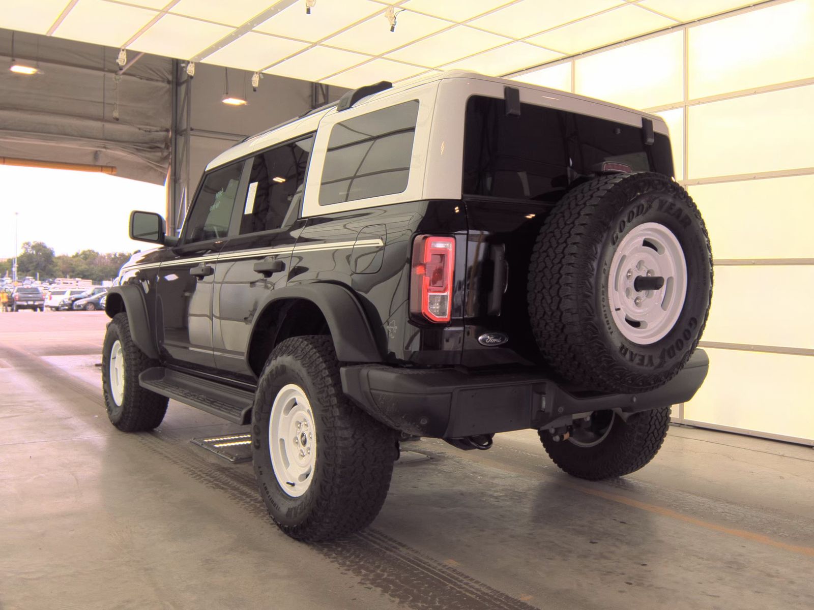 FORD BRONCO - 9