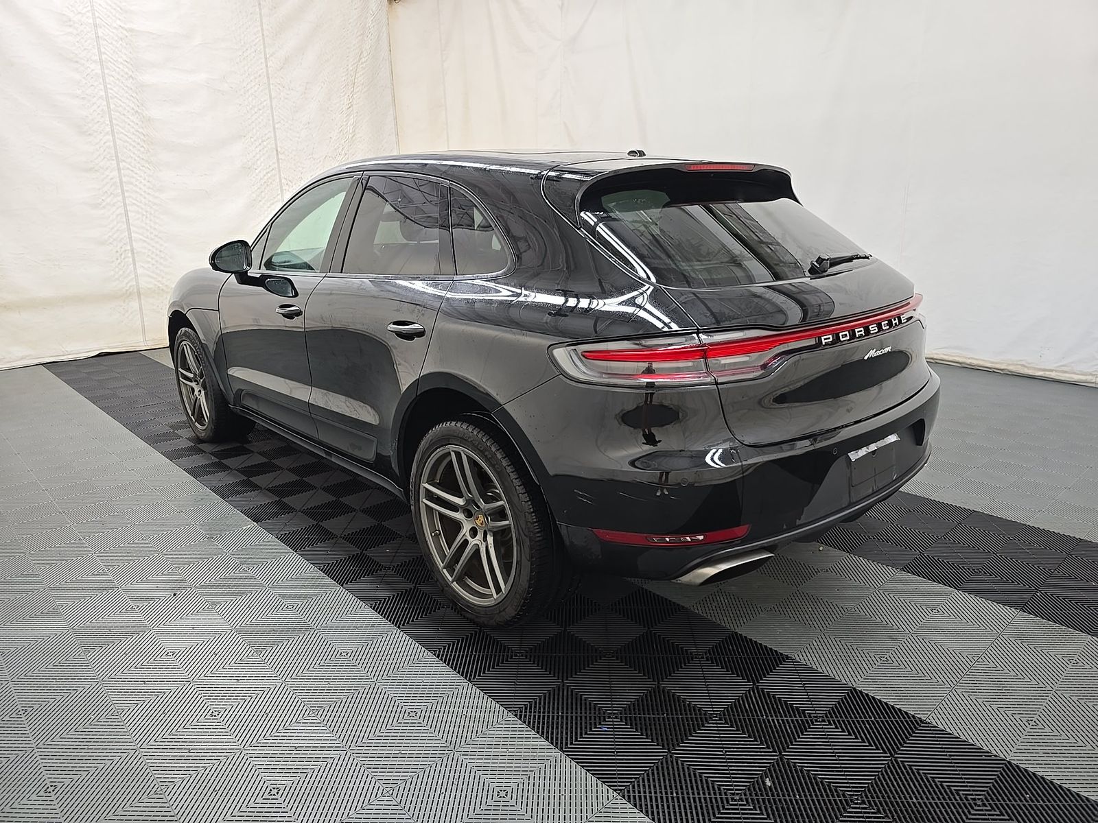 2021 Porsche Macan Base AWD