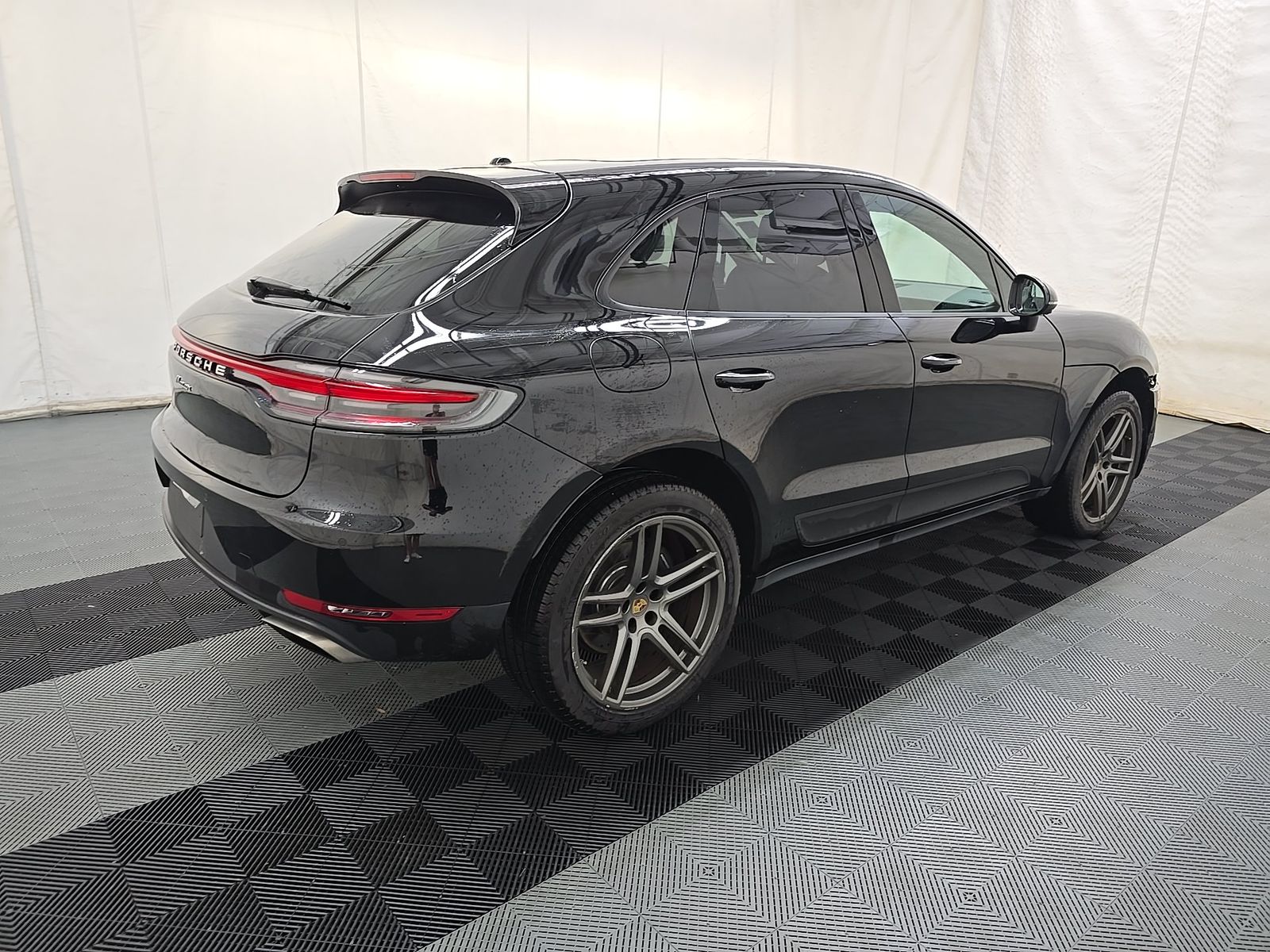 2021 Porsche Macan Base AWD