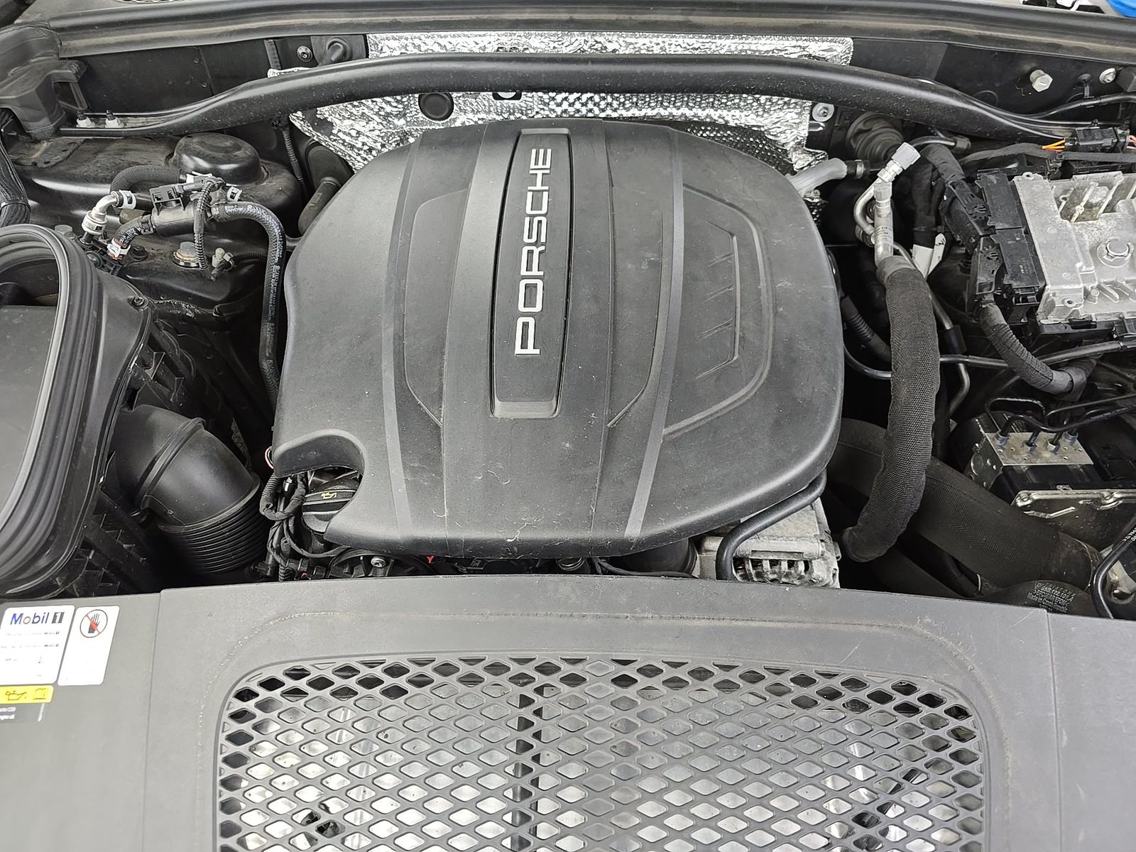 2021 Porsche Macan Base AWD