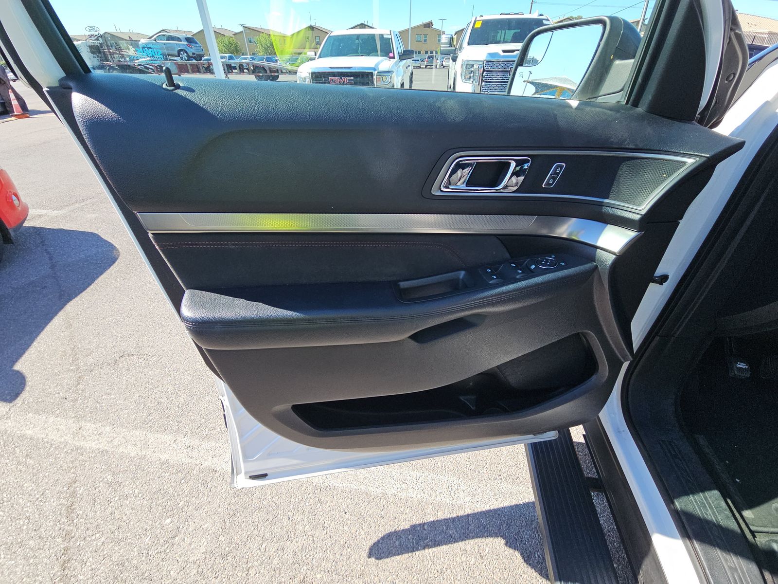 FORD EXPLORER - 10