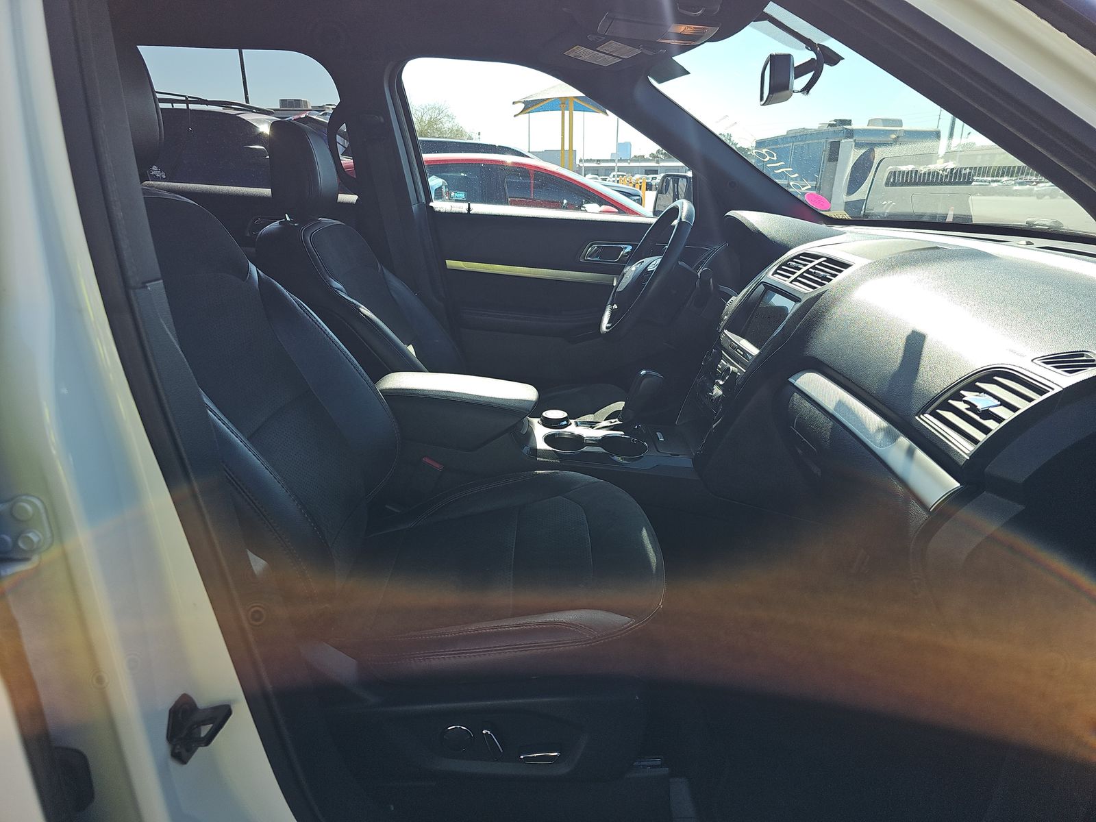 FORD EXPLORER - 9
