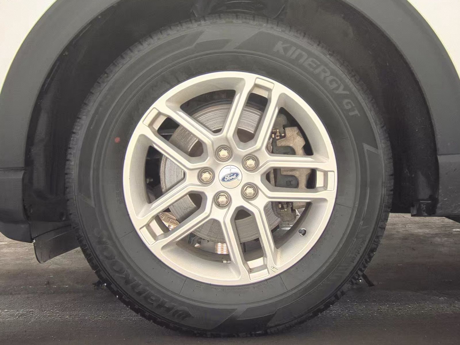 FORD EXPLORER - 10