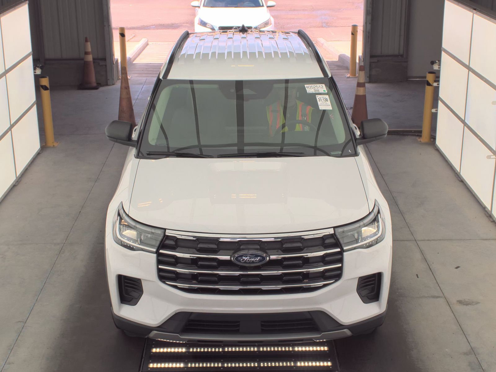 FORD EXPLORER - 3