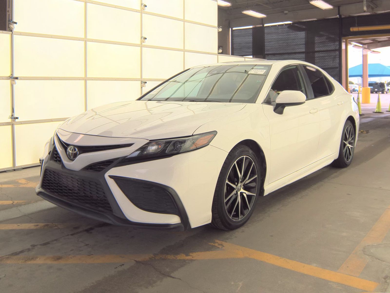 TOYOTA CAMRY - 1