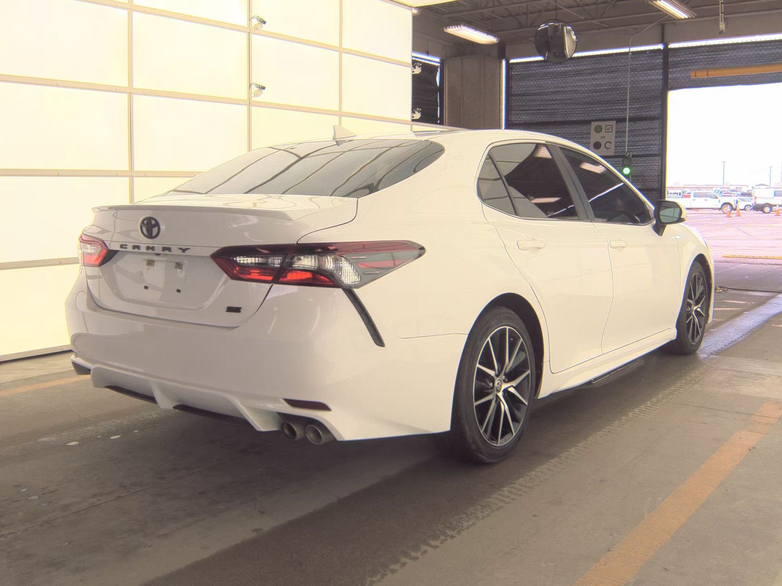 TOYOTA CAMRY - 6