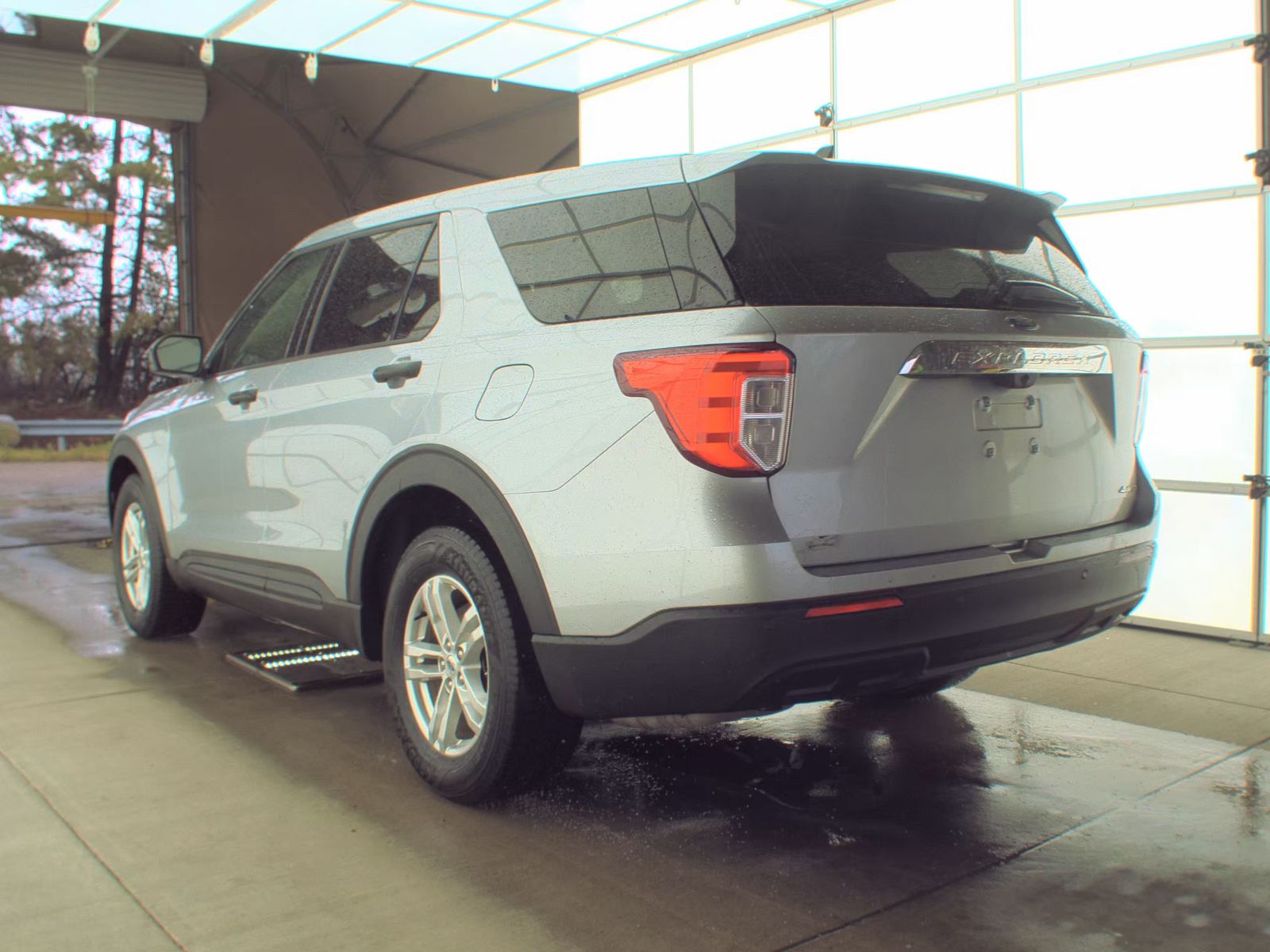FORD EXPLORER - 9