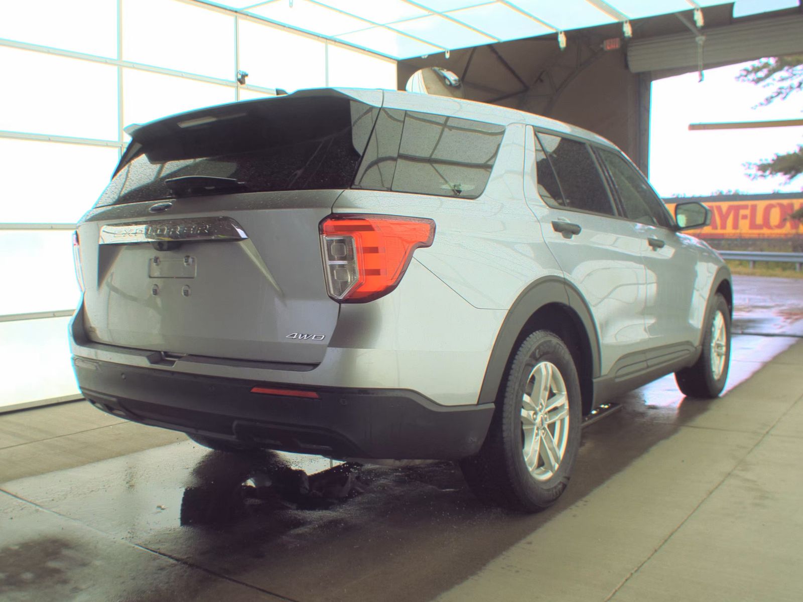 FORD EXPLORER - 6