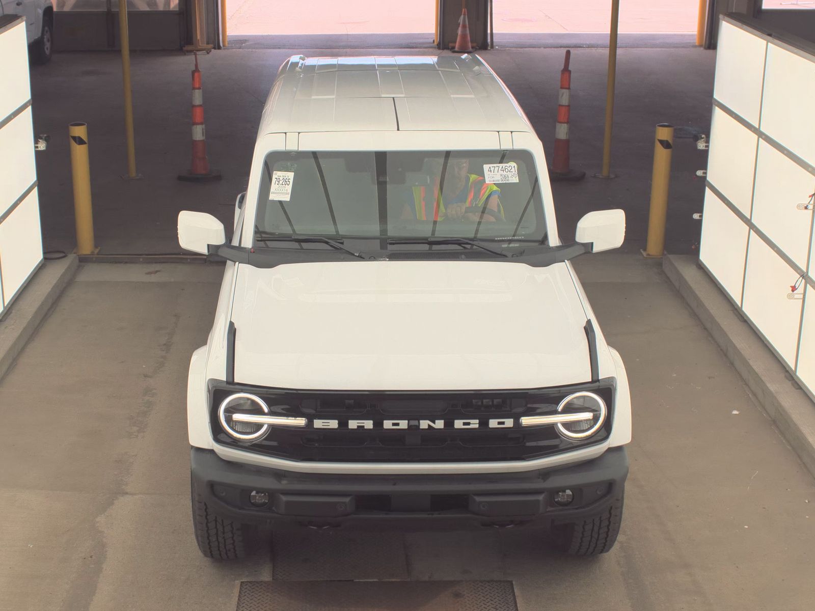 FORD BRONCO - 3