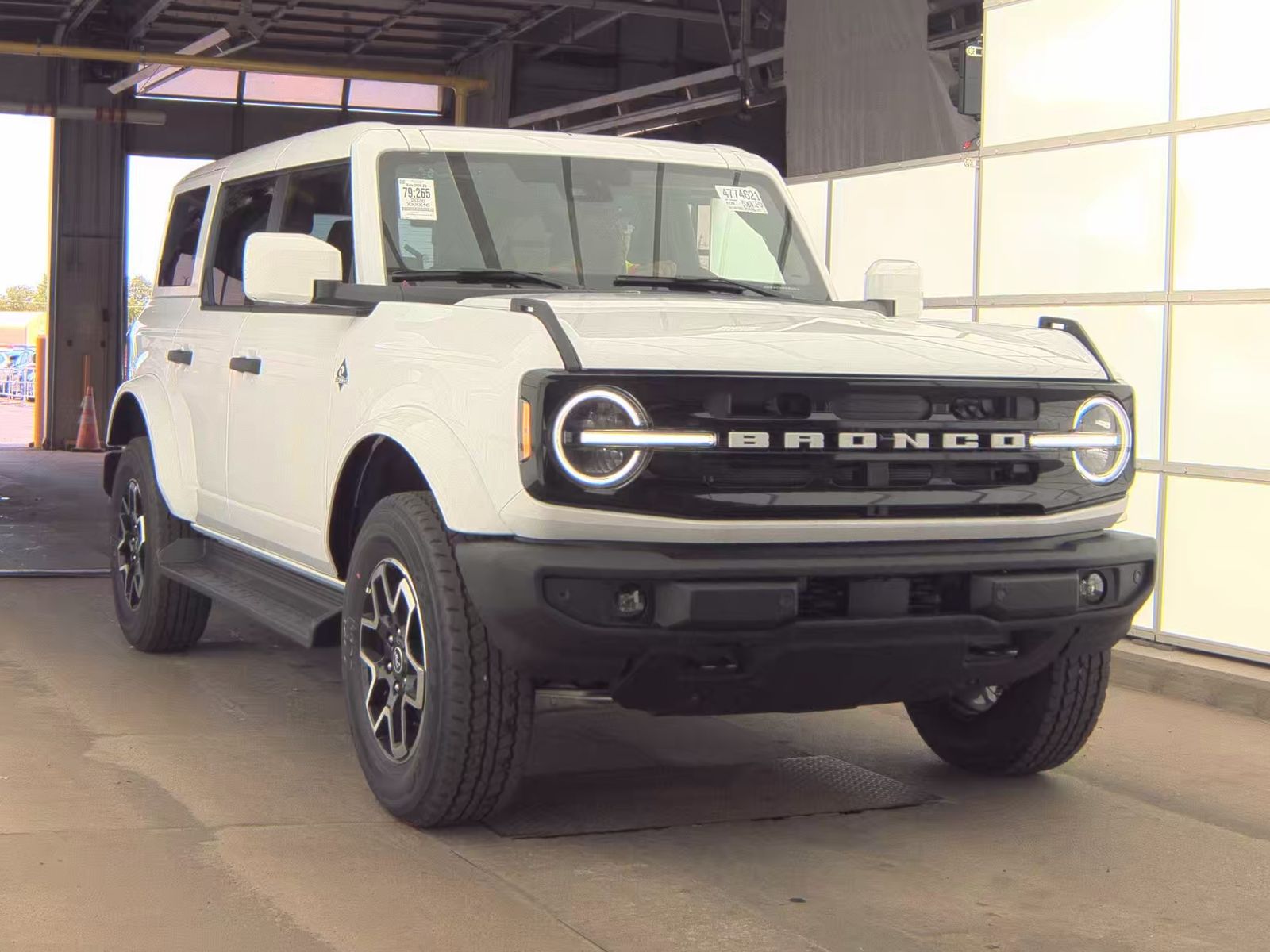 FORD BRONCO - 5