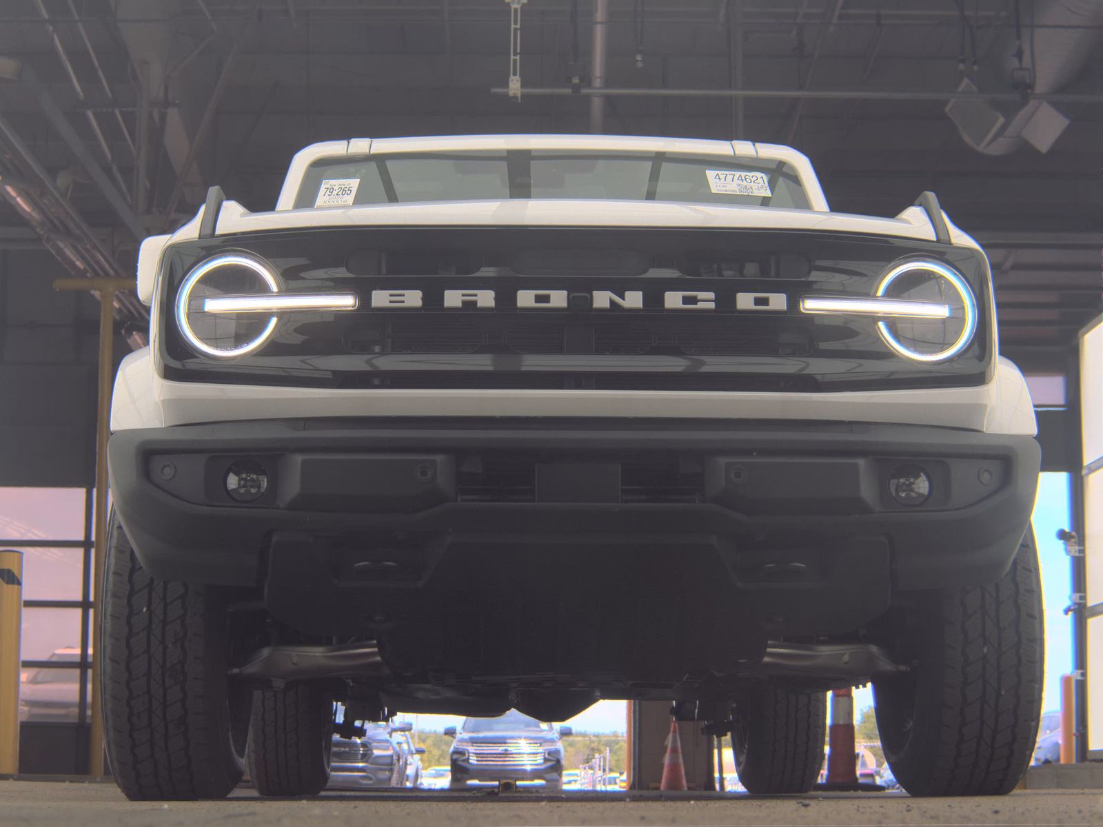 FORD BRONCO - 4