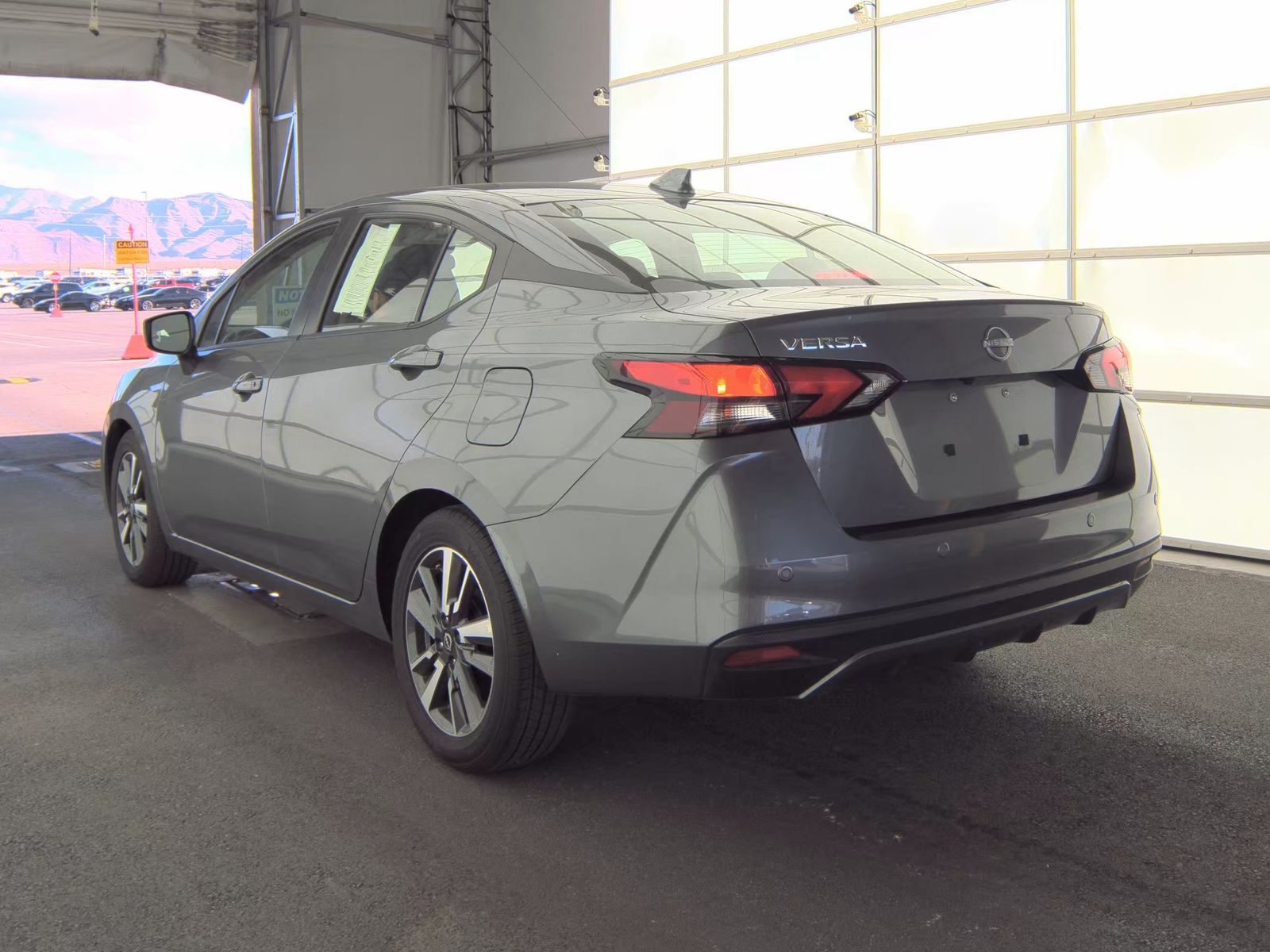 NISSAN VERSA - 9