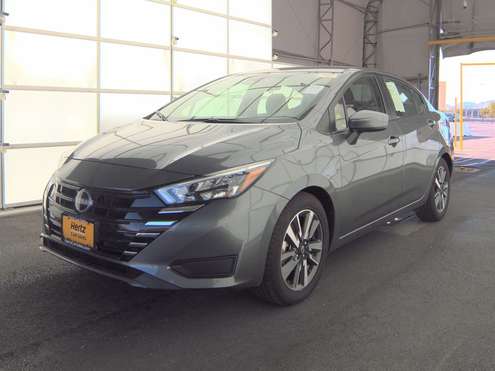 NISSAN VERSA - 1