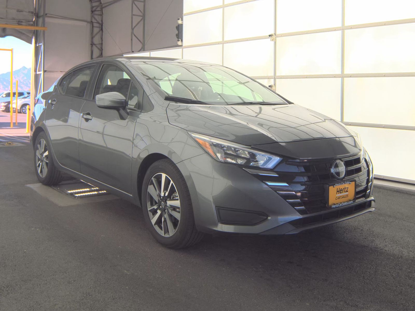 NISSAN VERSA - 5