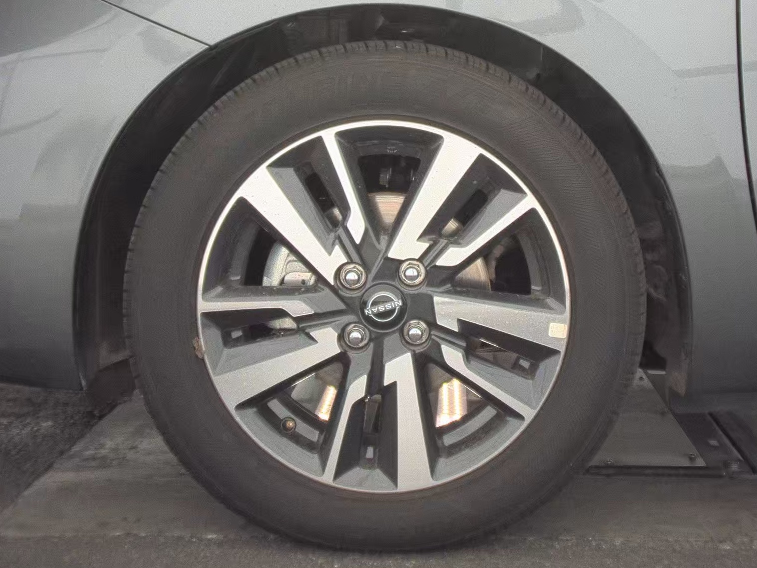 NISSAN VERSA - 10