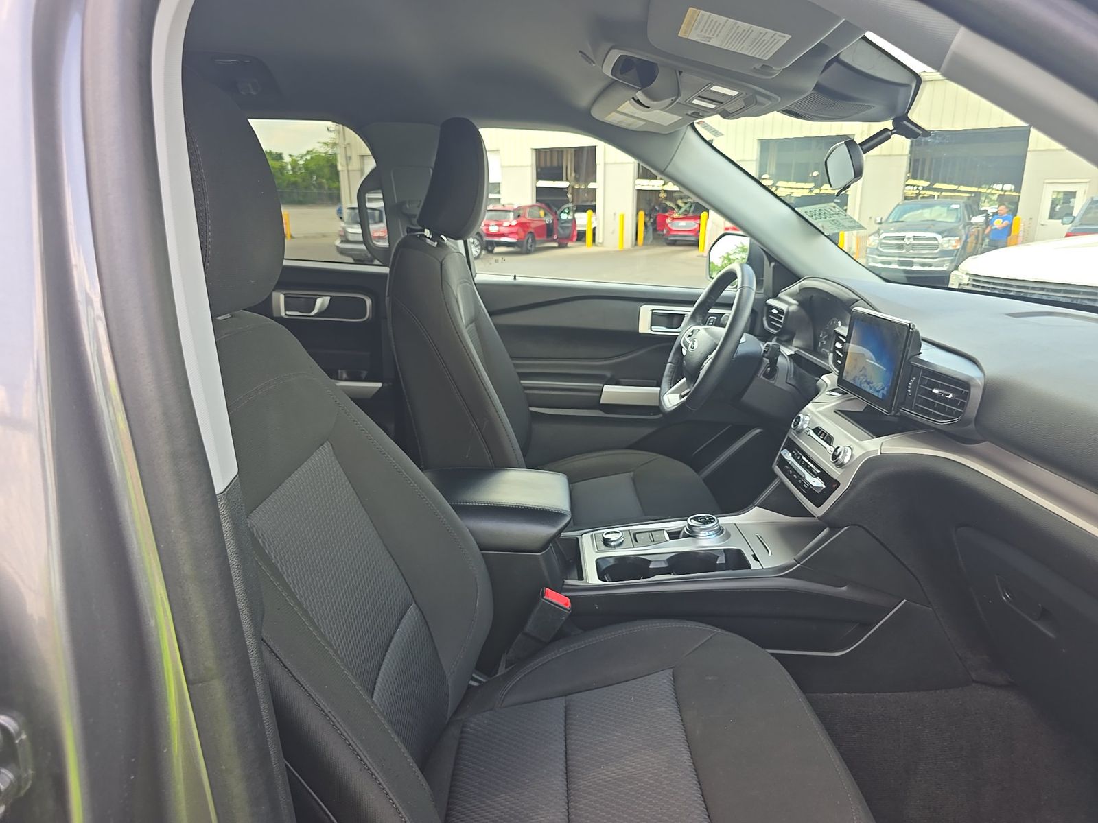 FORD EXPLORER - 9