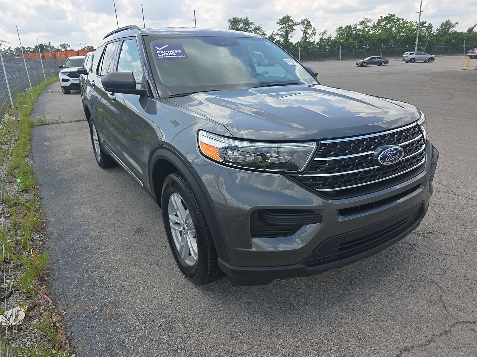 FORD EXPLORER - 4