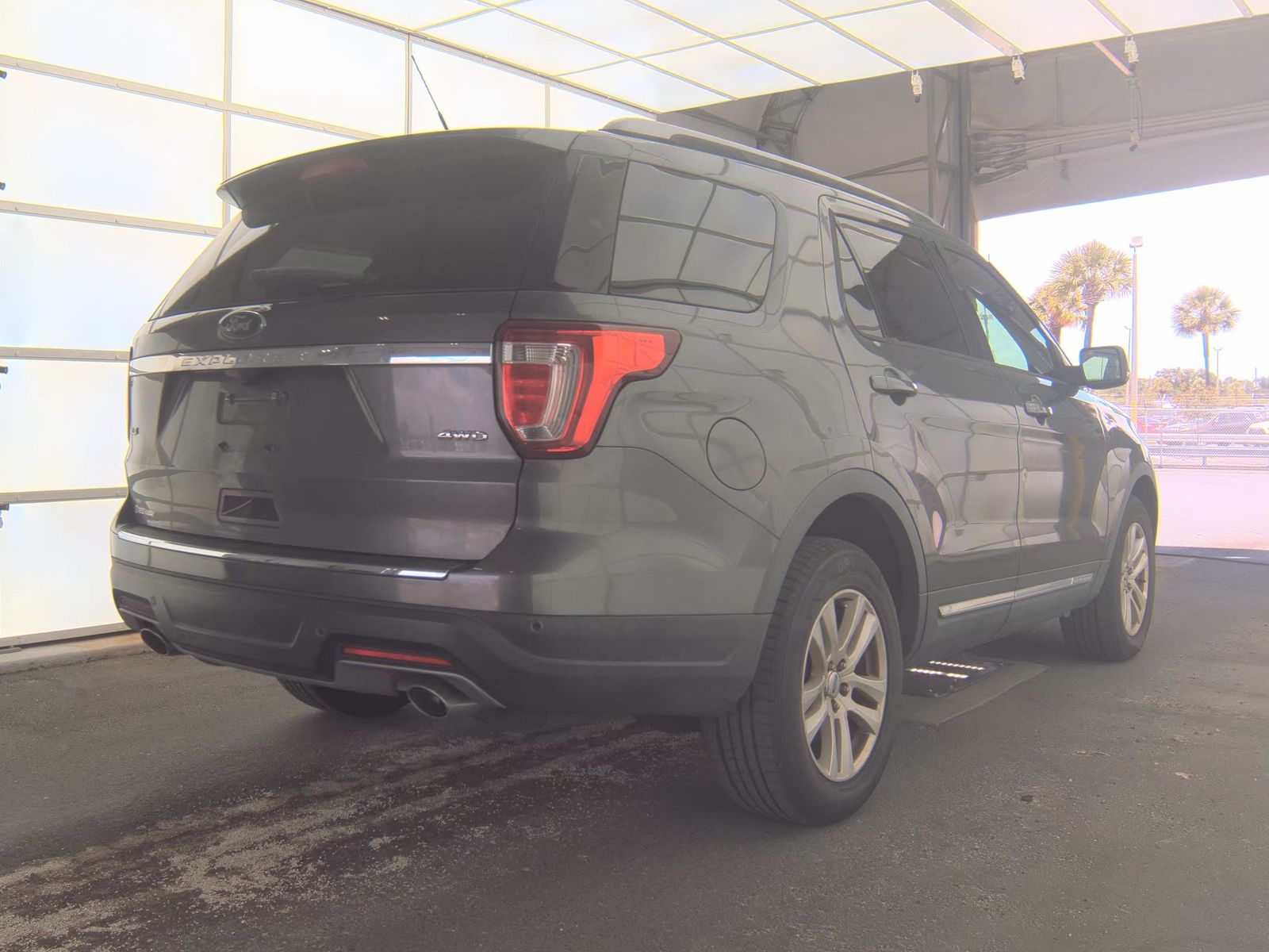FORD EXPLORER - 6
