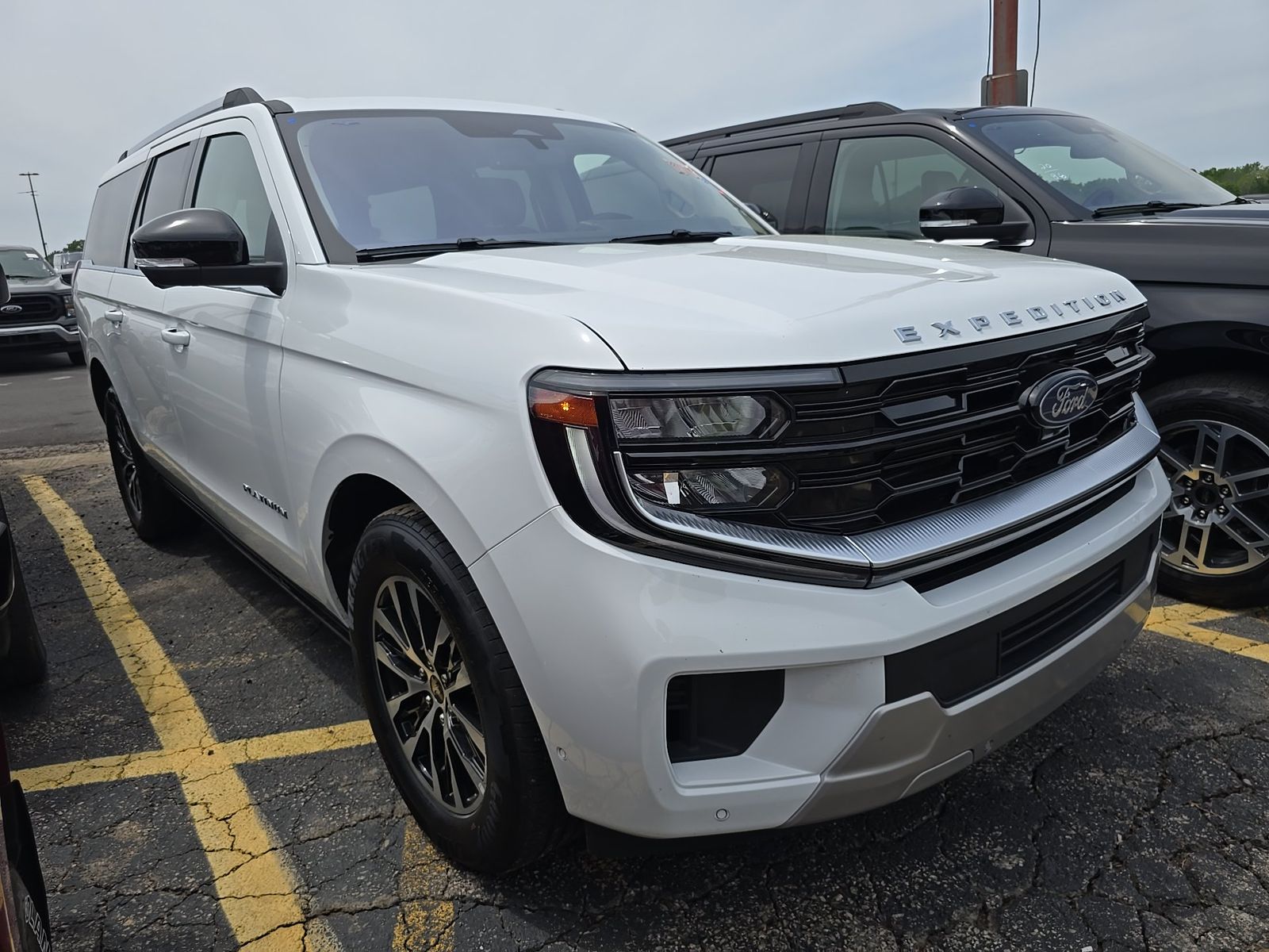 FORD EXPEDITION MAX - 4