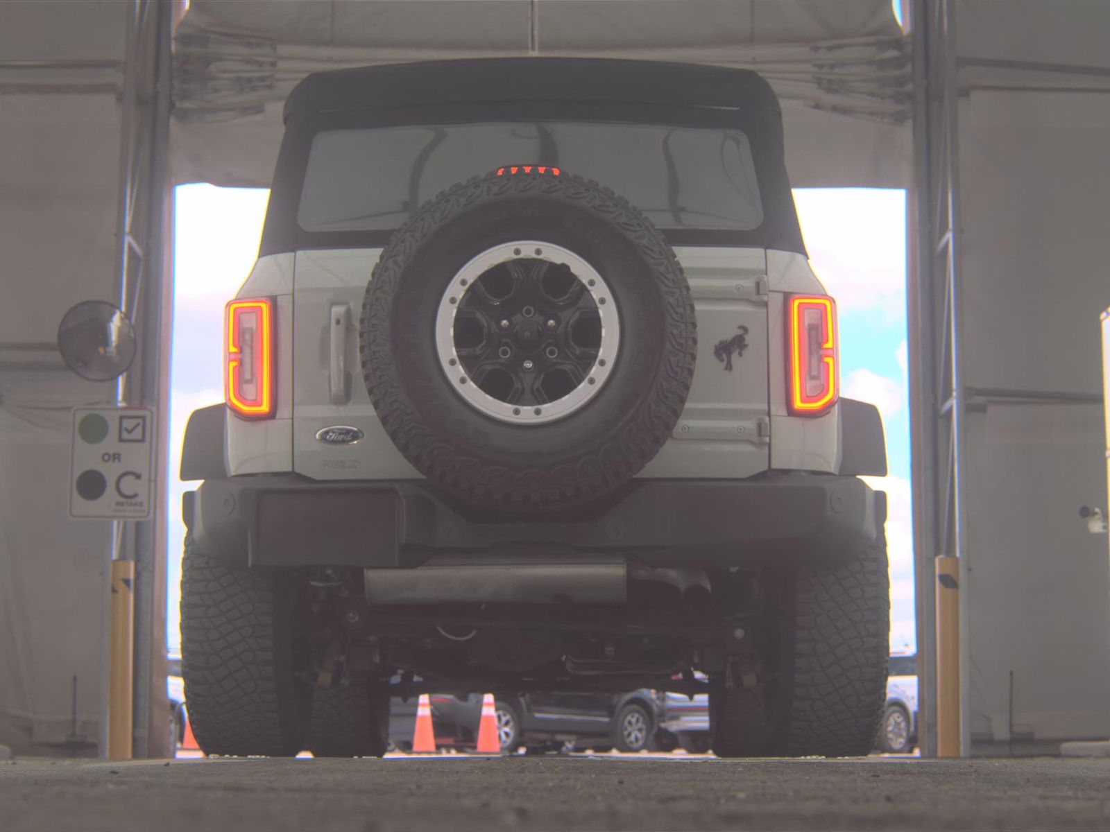 FORD BRONCO - 8