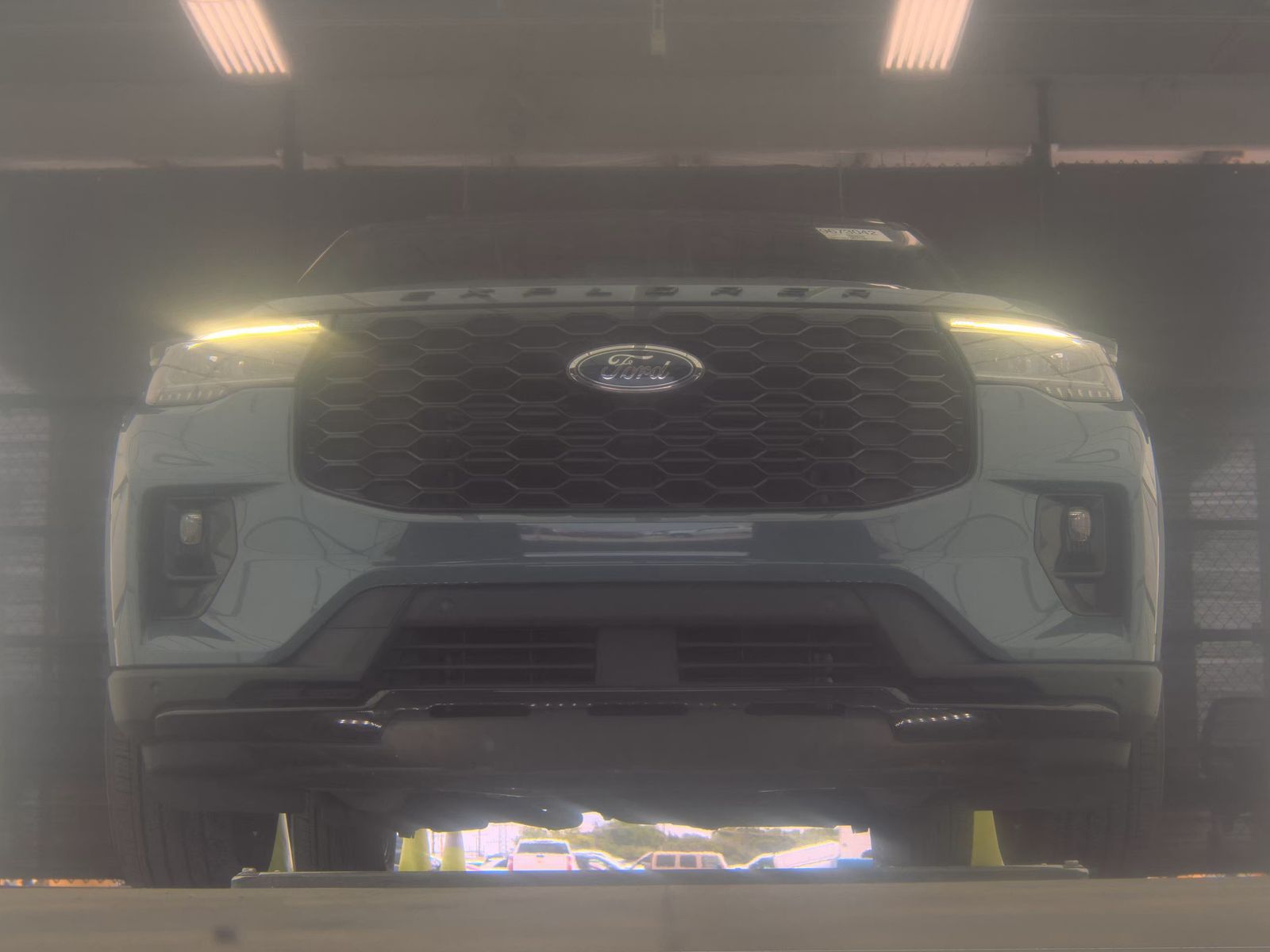 FORD EXPLORER - 4