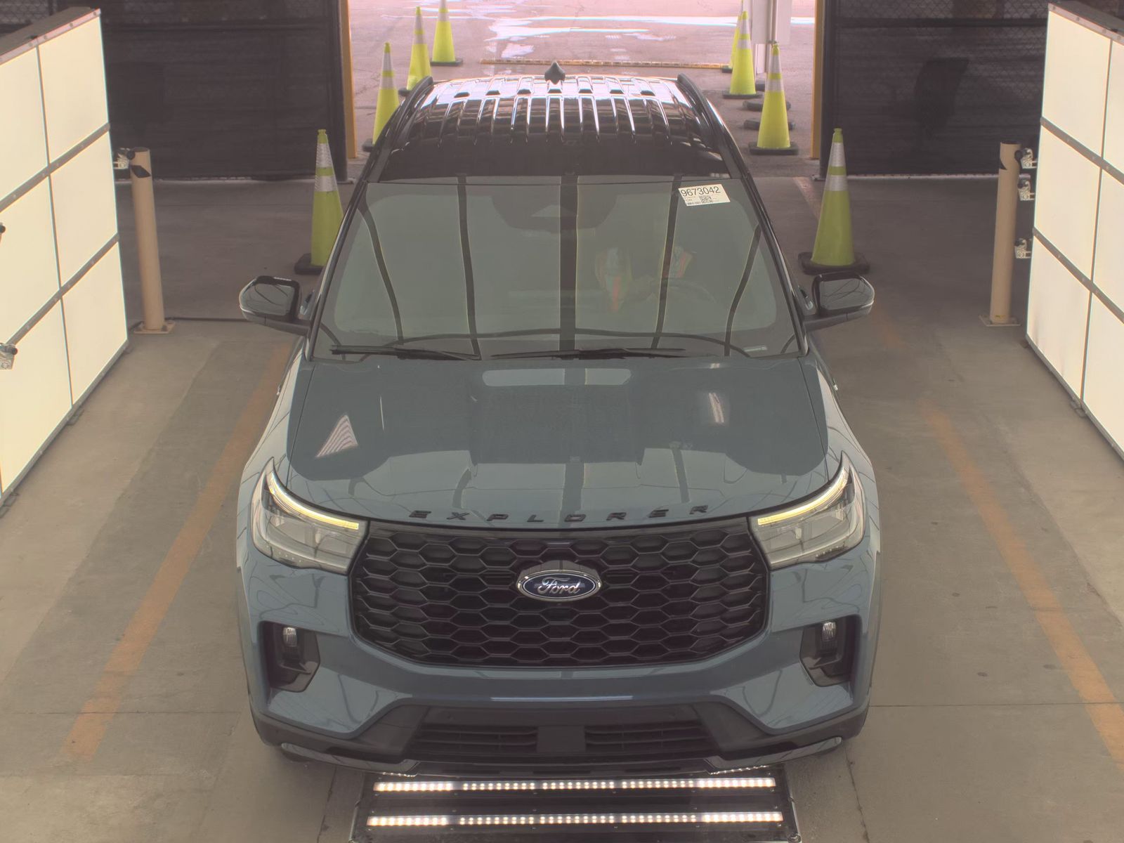 FORD EXPLORER - 3