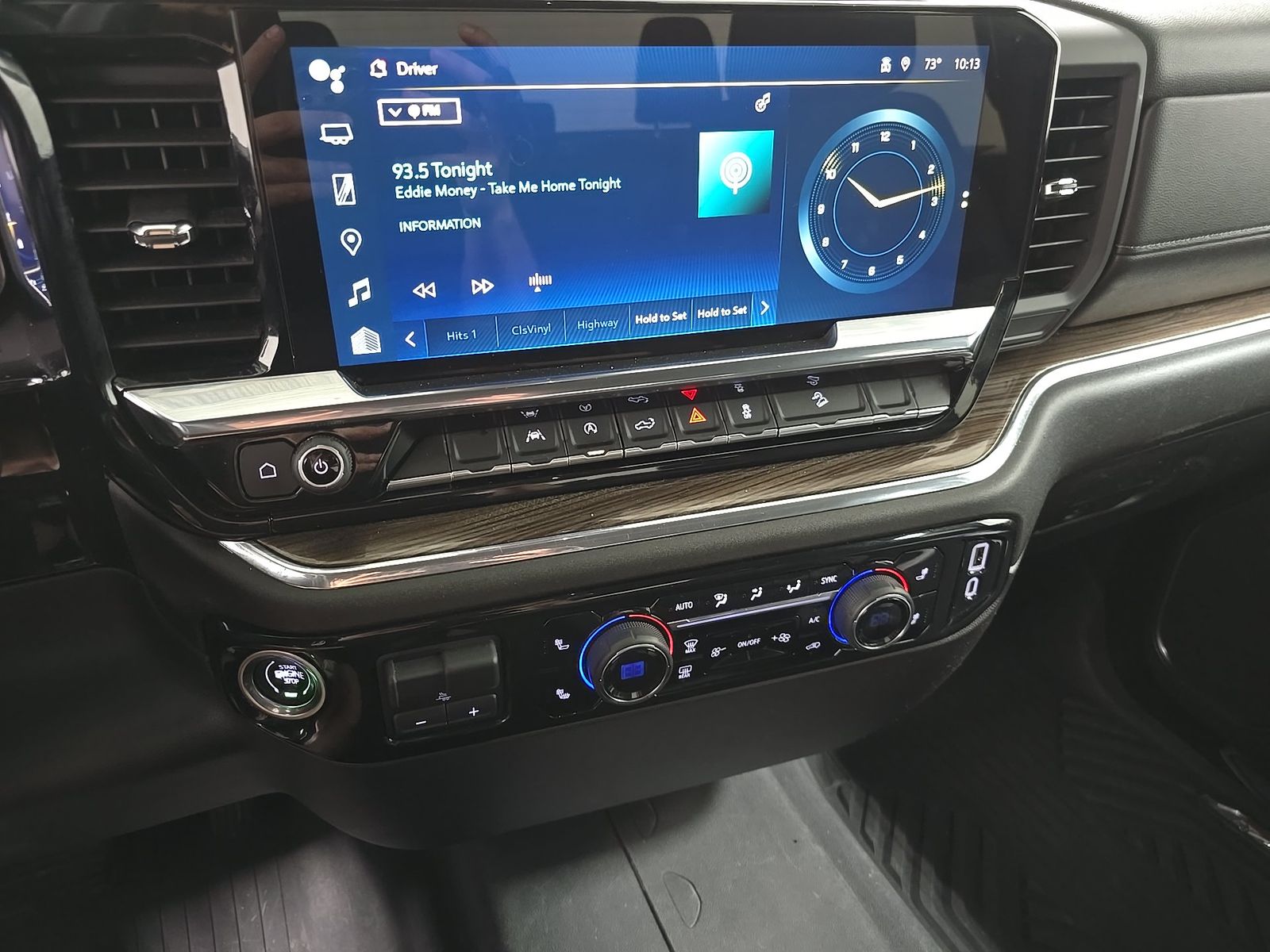 2024 Chevrolet Silverado 1500 RST AWD