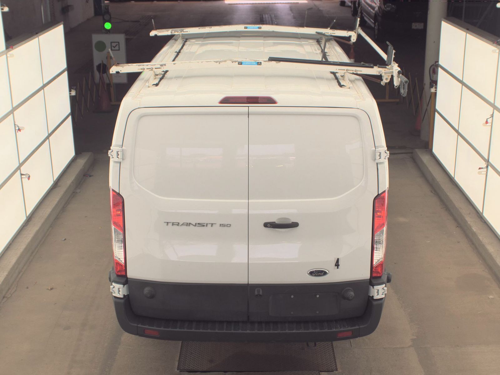 FORD TRANSIT 150 - 7