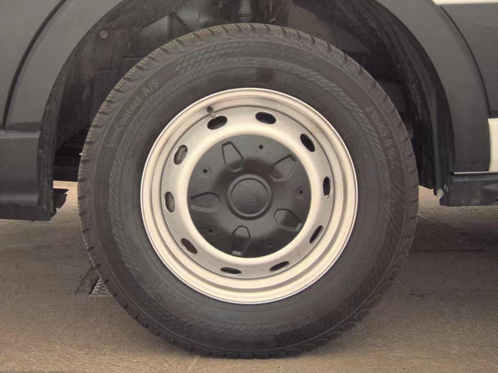 FORD TRANSIT 150 - 10