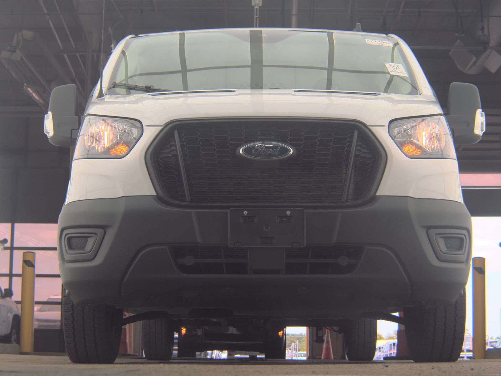 FORD TRANSIT 150 - 4