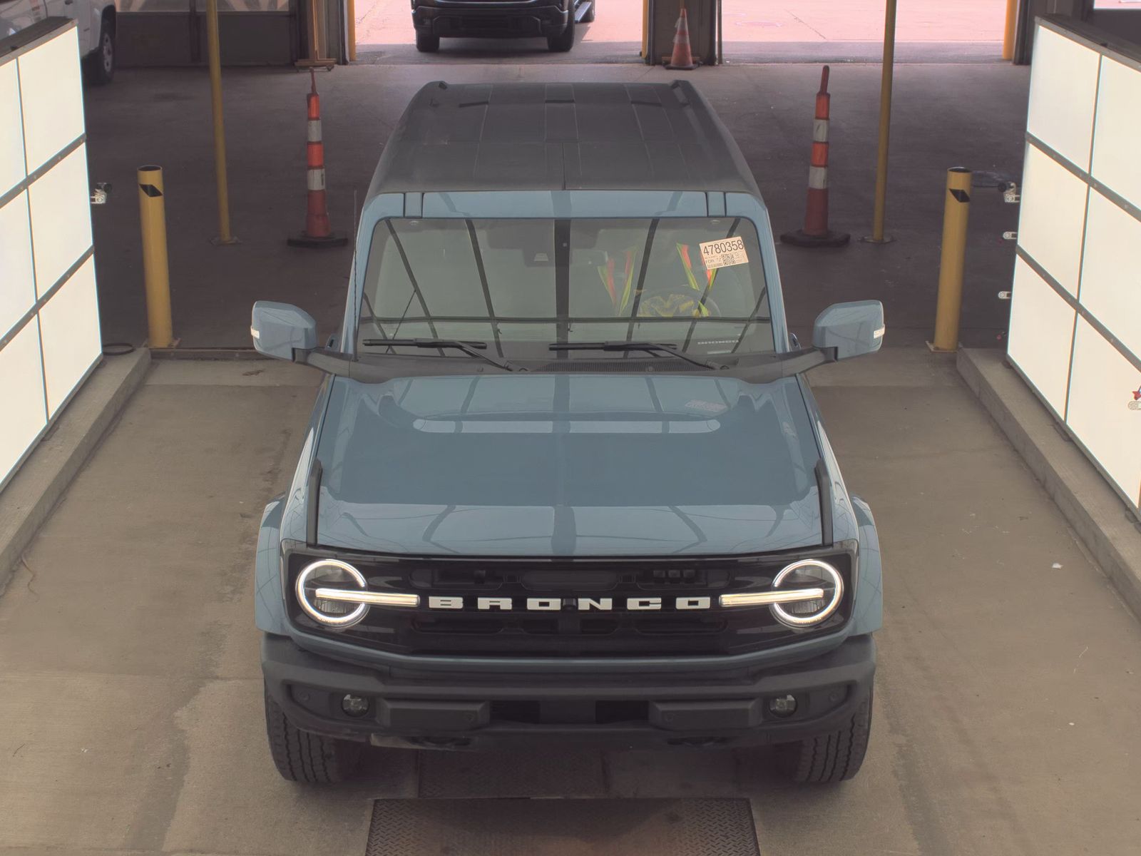 FORD BRONCO - 3