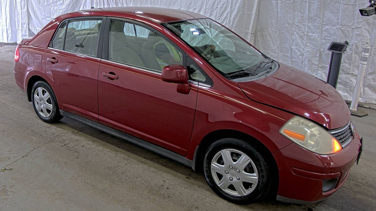 NISSAN VERSA - 4