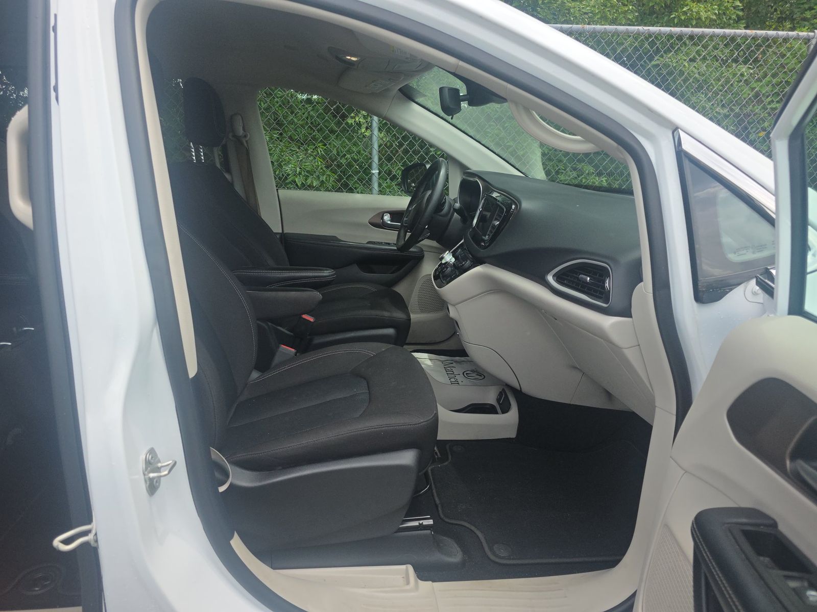 CHRYSLER VOYAGER - 9