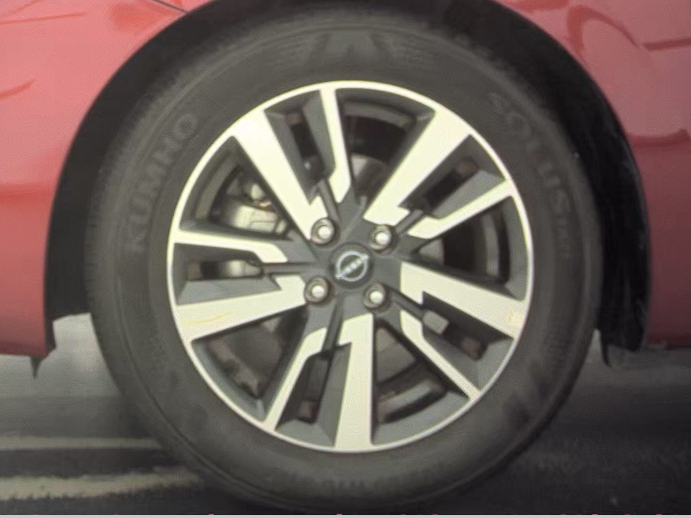 NISSAN VERSA - 10