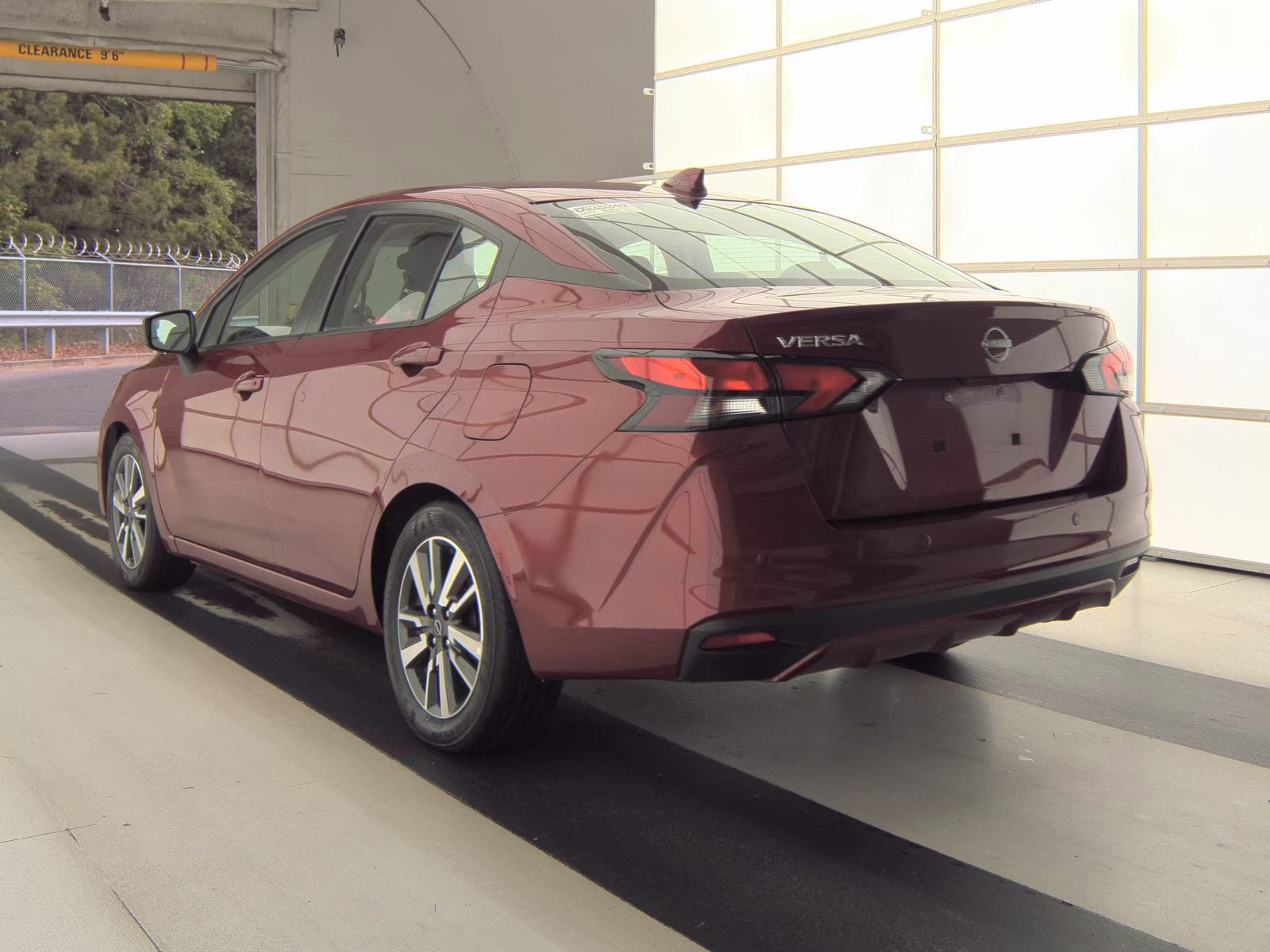 NISSAN VERSA - 9