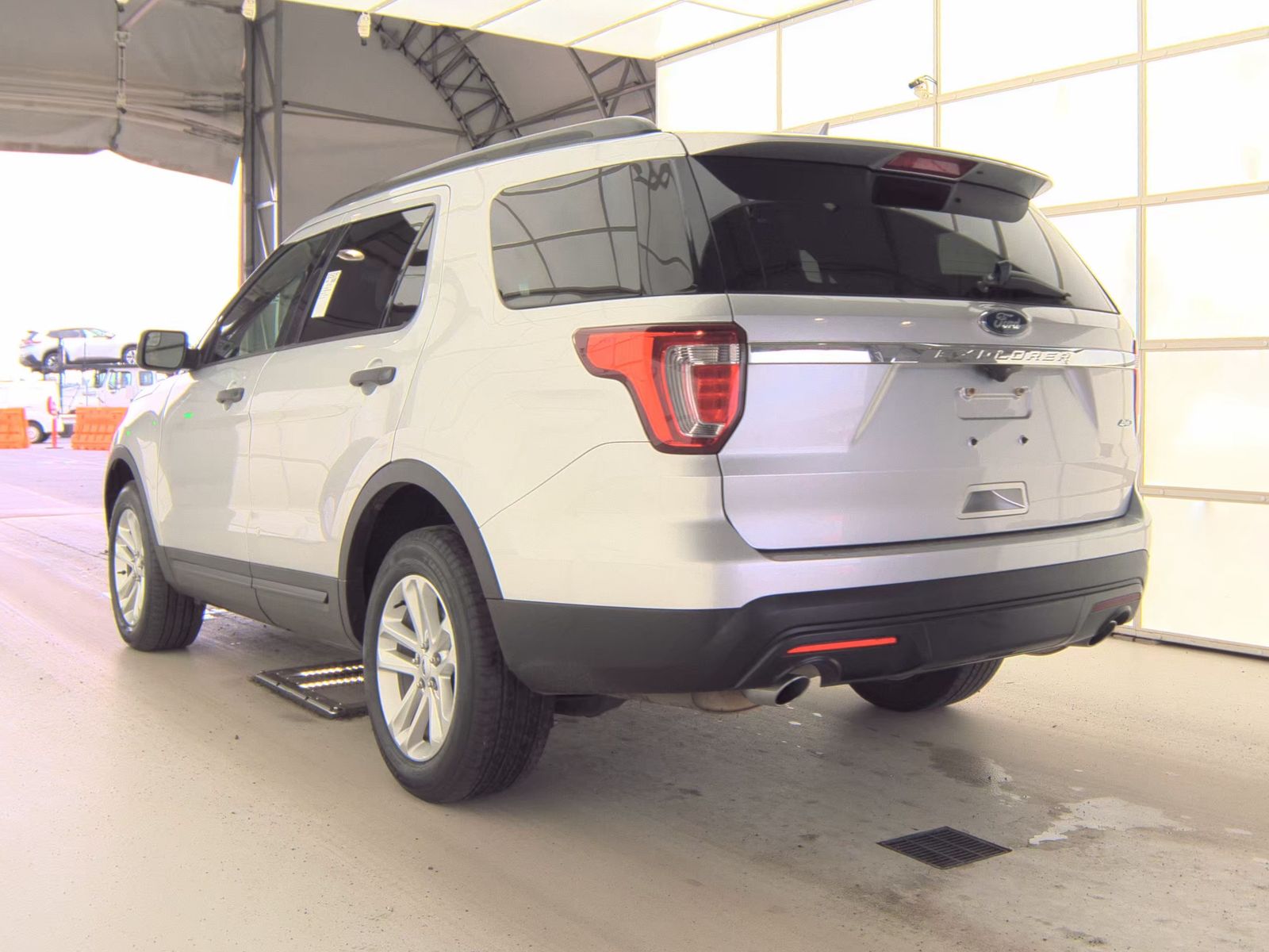 FORD EXPLORER - 9