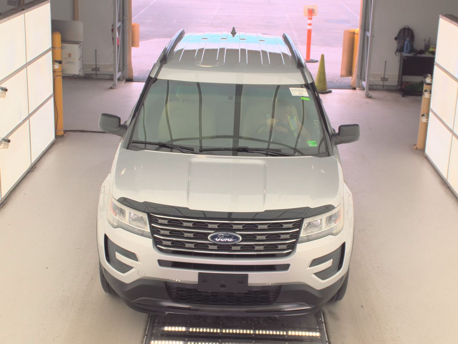 FORD EXPLORER - 3