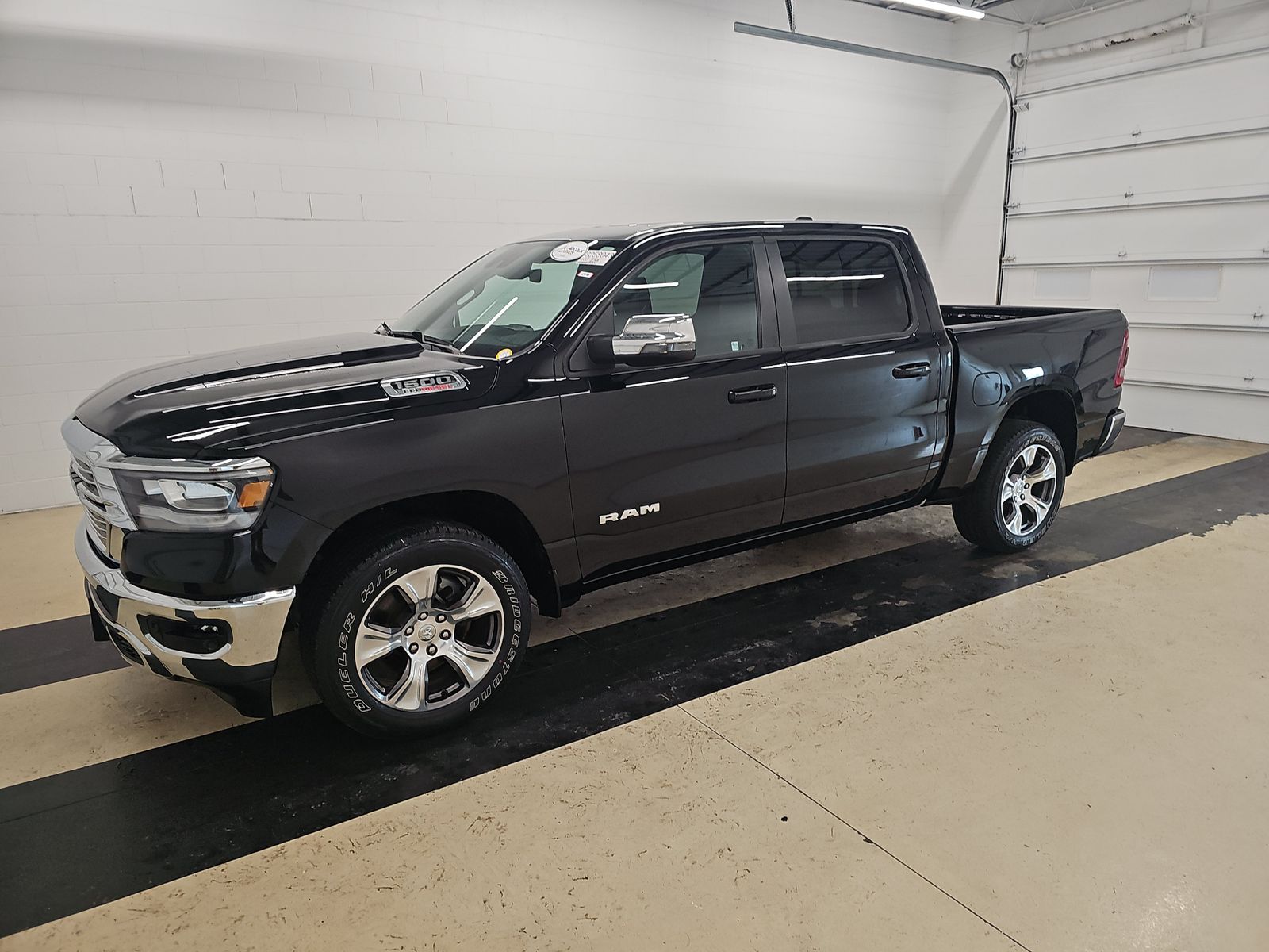 2023 RAM 1500 Laramie 4x4 Crew Cab 5'7's photo